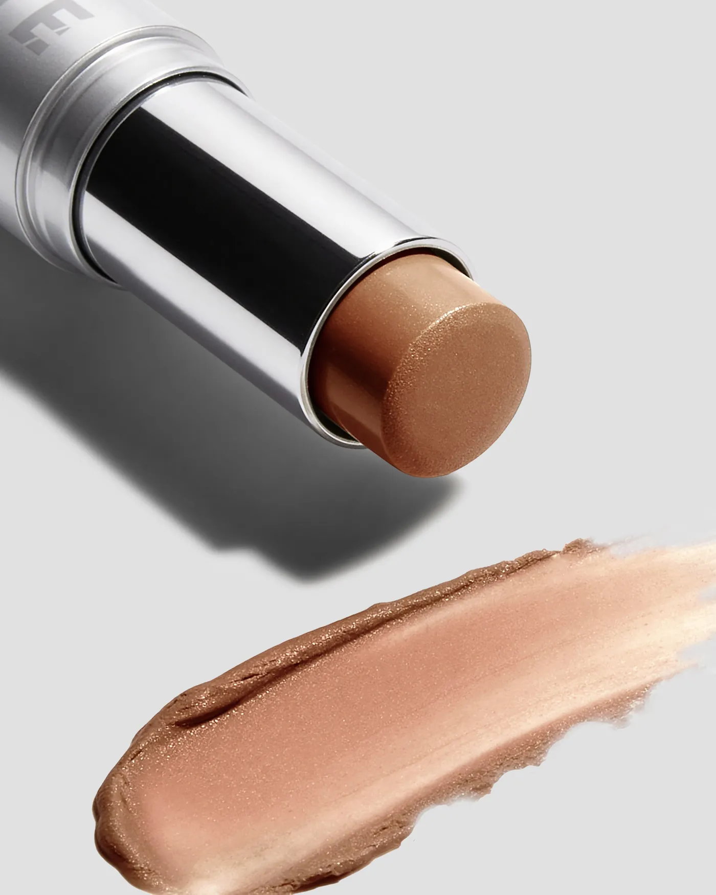 Bronzer w sztyfcie Aggie z rozmazanym kolorem